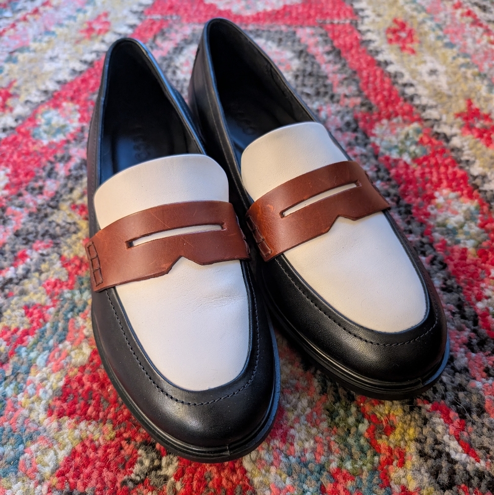 NWOT ECCO Loafers Size 8.5 39 Black White Brown Leather loafer. Colorblock